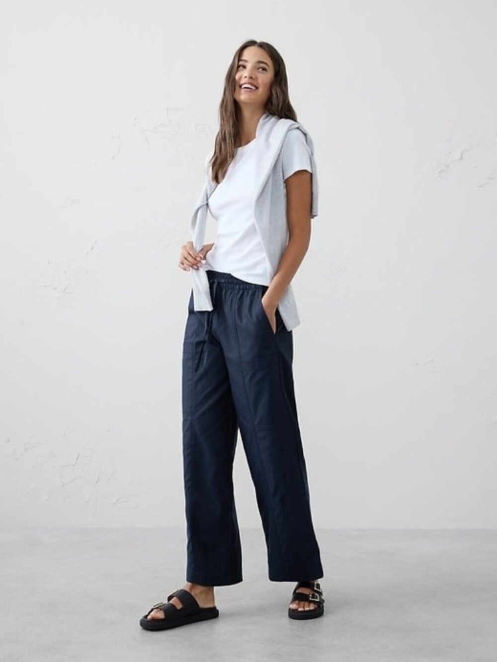 NWT, BANANA REPUBLIC, Wide-Leg Mid-Rise Cargo Pull-On Pants - Small